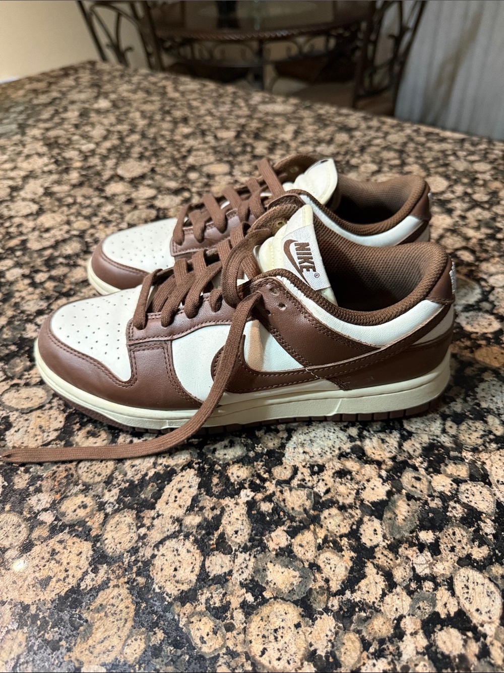 Nike Low-Top Sneakers - Brown and Cream